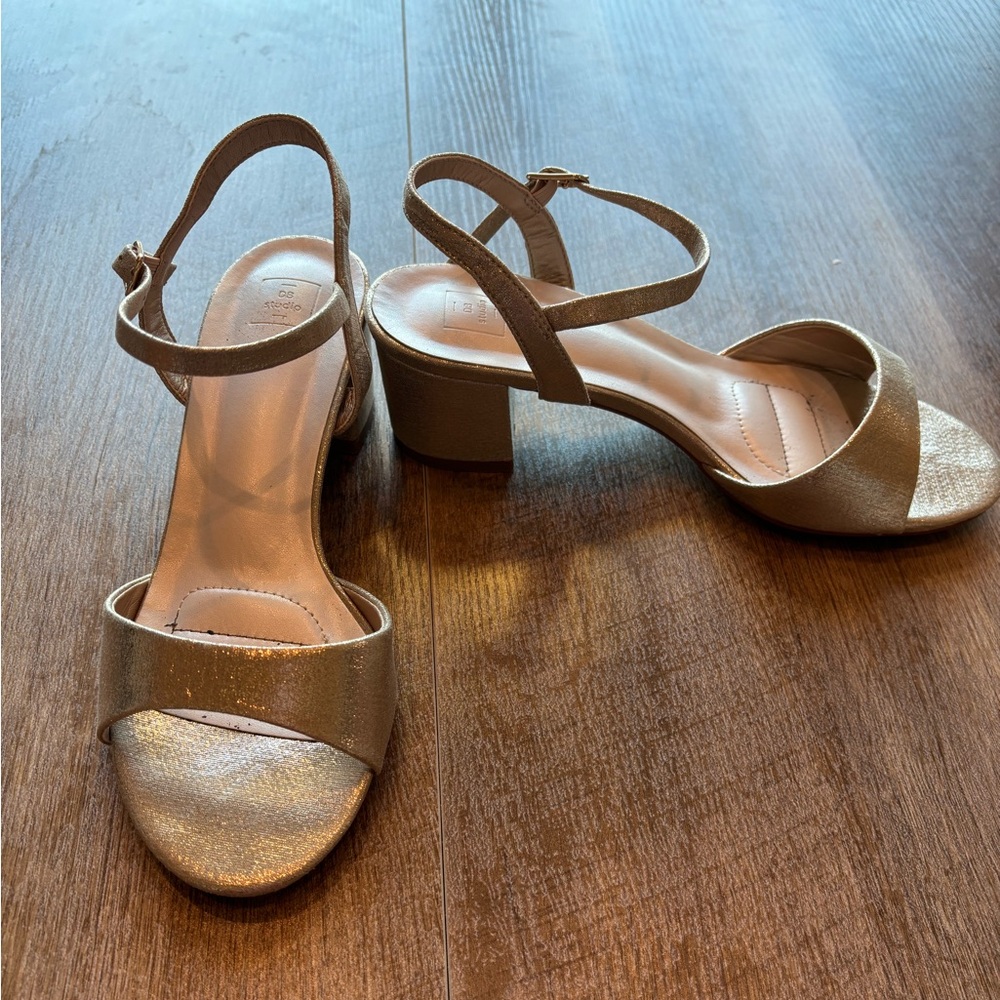 DB Studio low block heel. Size 7. Worn once.